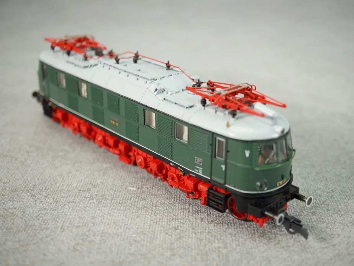 Roco Modelleisenbahn E-lok der DR